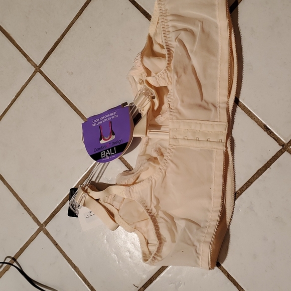 Bali Intimates & Sleepwear New Bali Bra Size 44d New Light Beige